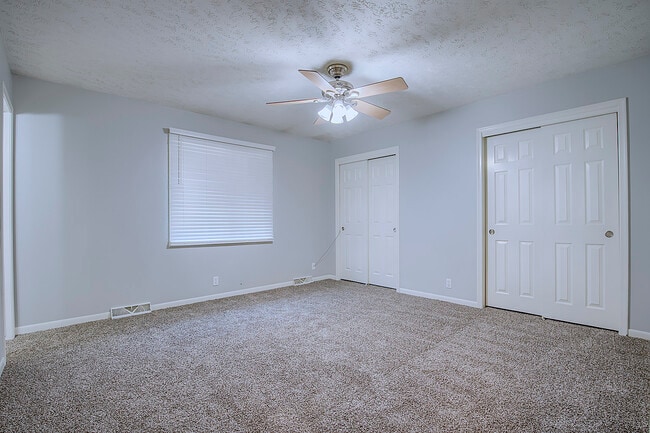 Building Photo - 1444 S 167th St