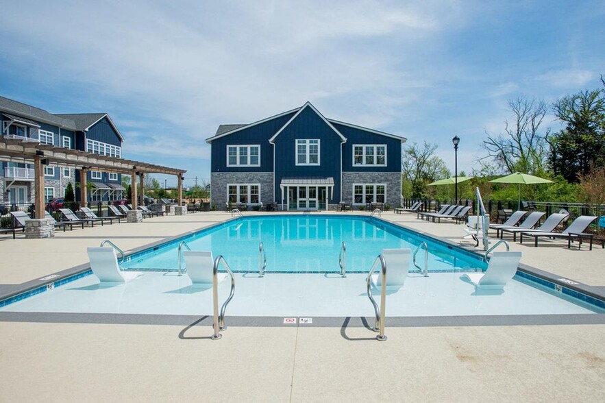 Resort Style Swimming Pool - Greenhaven