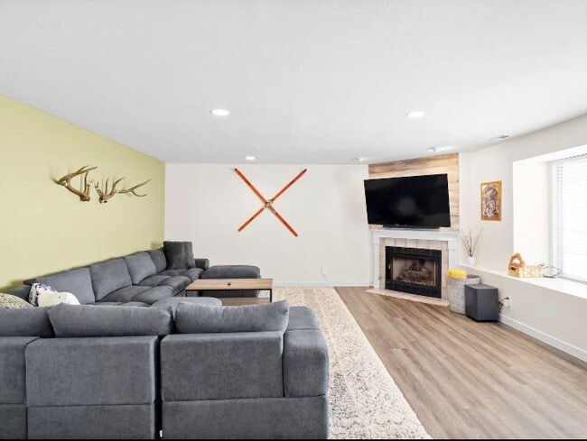 Building Photo - 11792 S 1700 E