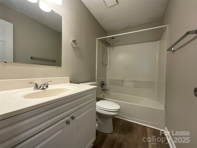 Building Photo - 8913 Hunter Ridge Dr