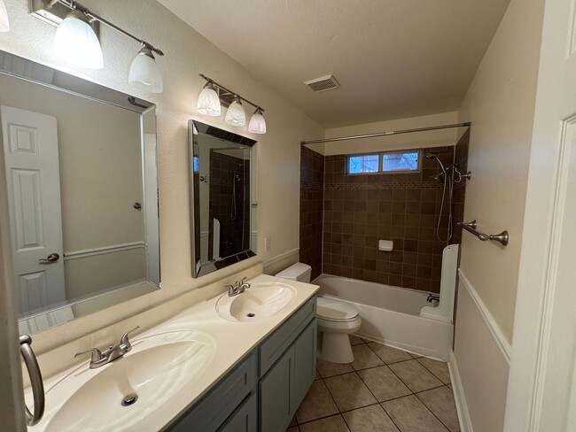 Building Photo - In Converse Texas 4 Bedroom 2 Bath Plus 2 ...