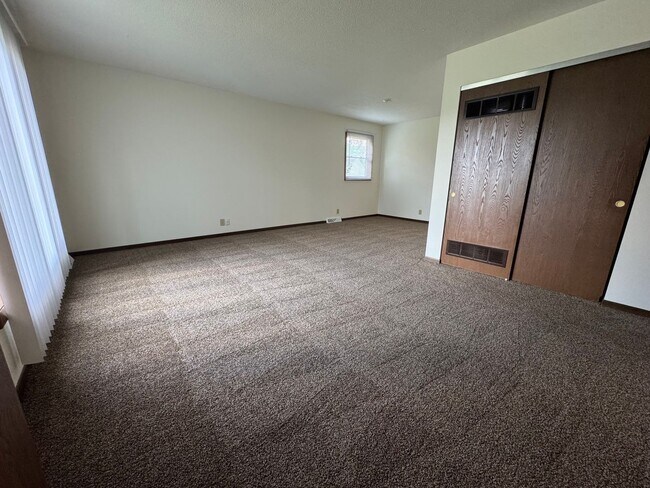 Building Photo - Lem Court Townhomes