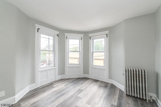 Building Photo - 68 Mill St