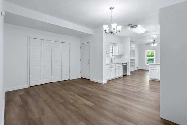 Building Photo - "Charming 3-Bedroom Sanctuary on Buckingha...