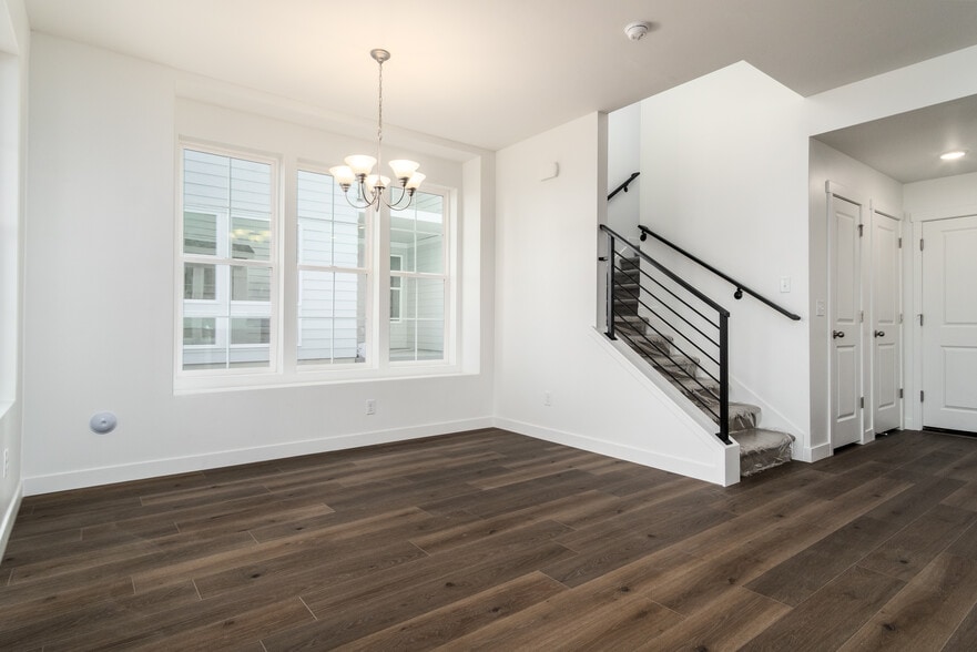 Dining Area - 11628 S Watercourse Rd