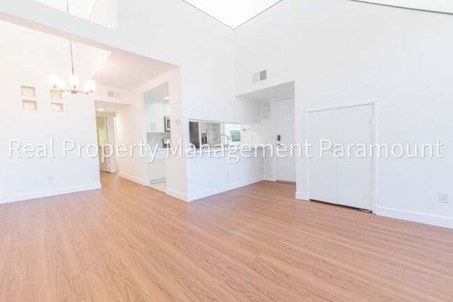 Building Photo - Spectacular 2 Bedroom, 2 Bath Condo with Large Loft flex-space