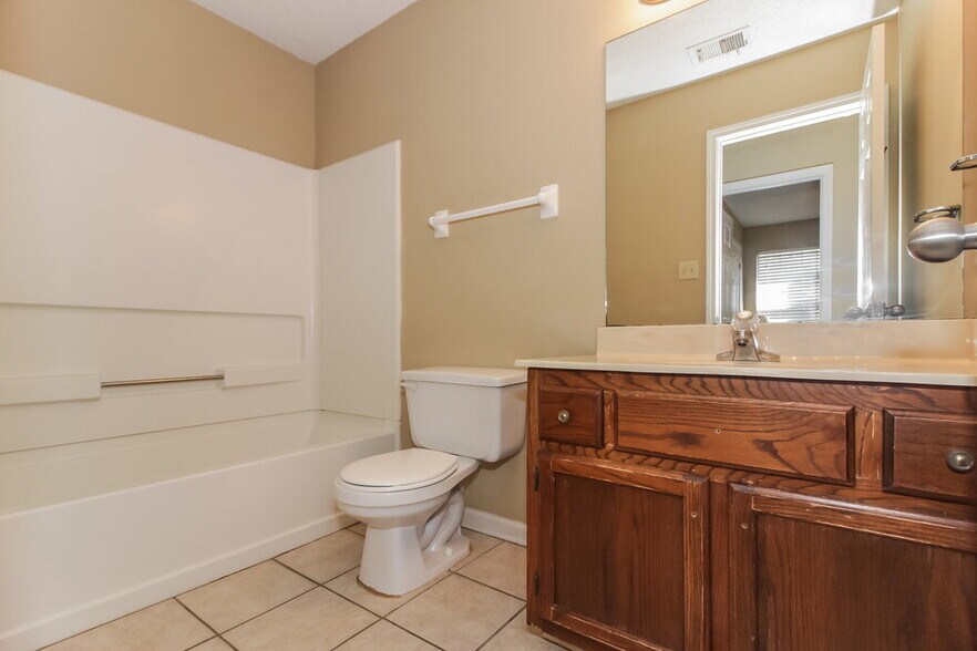 Building Photo - 7924 Anne's Cir