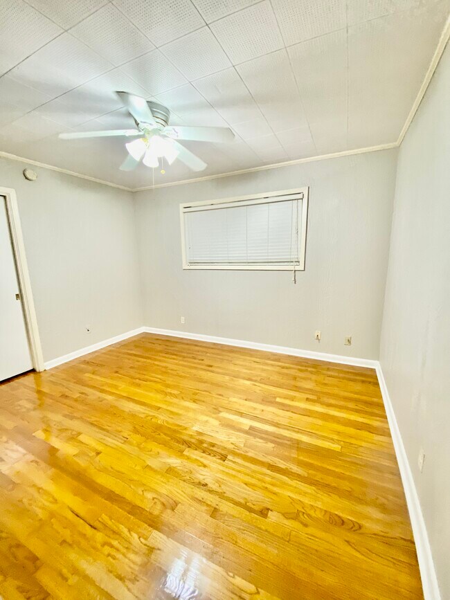 Building Photo - 205 Leonpacher Rd