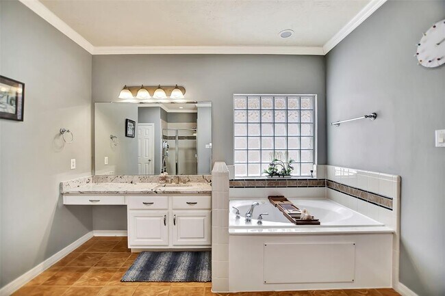Building Photo - 1119 Sopris Dr