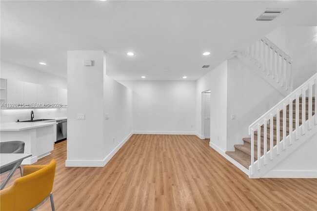 Building Photo - 1450 Weeping Willow Way