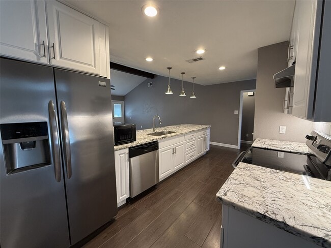 Building Photo - 17119 Barcelona Dr