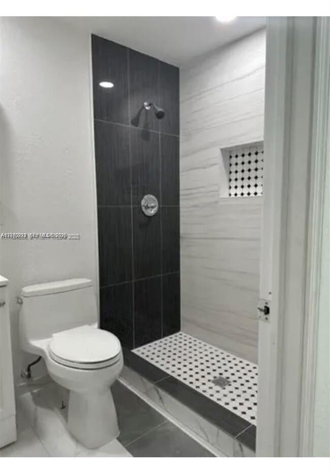 Building Photo - 9860 SW 161st Ave