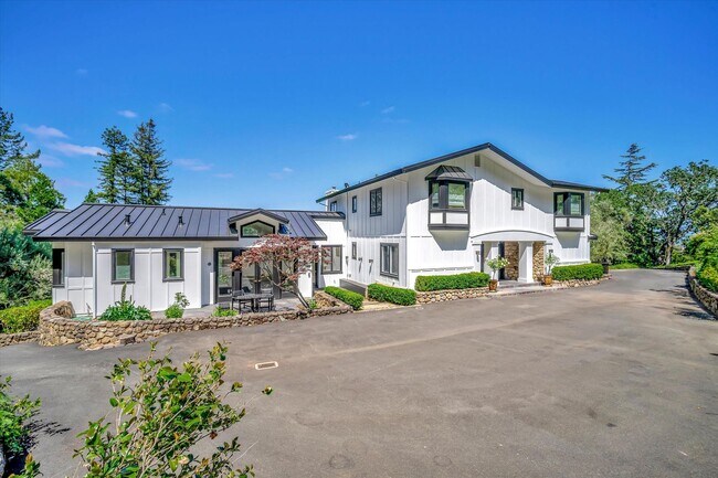 Building Photo - Welcome to Your Luxurious Napa Valley Retr...