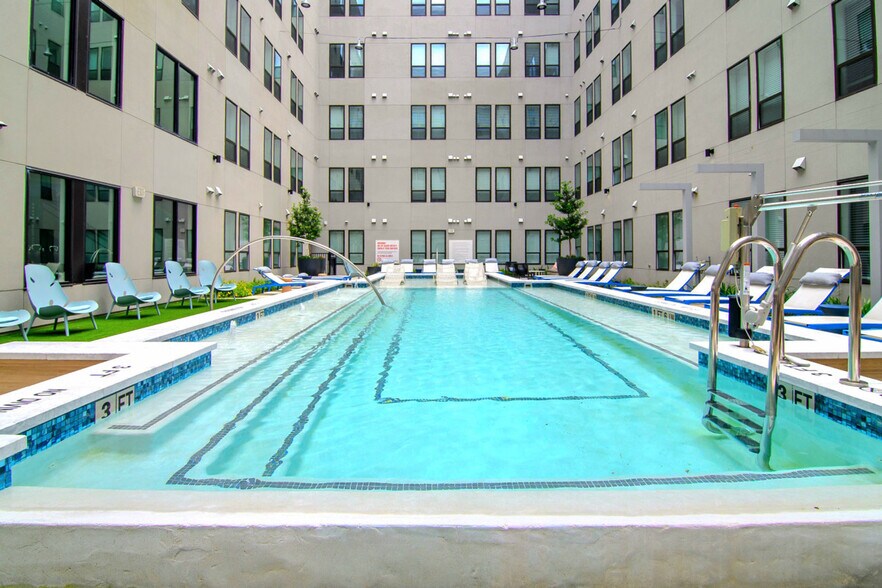 Building Photo - 4204 Greeley St