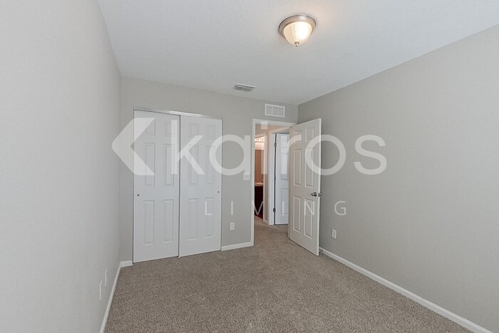 Building Photo - 1305 Mull St