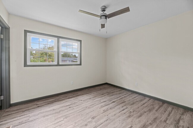 Building Photo - 116 Shepard St