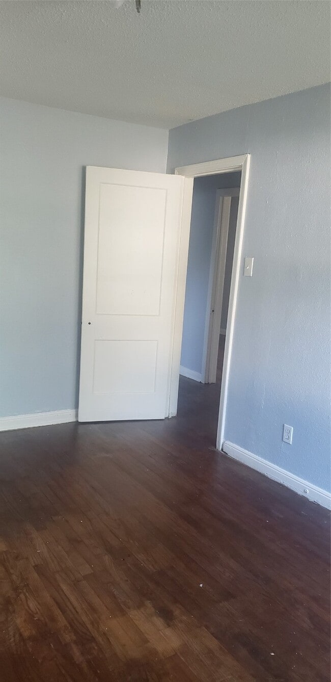 Building Photo - 7010 England St