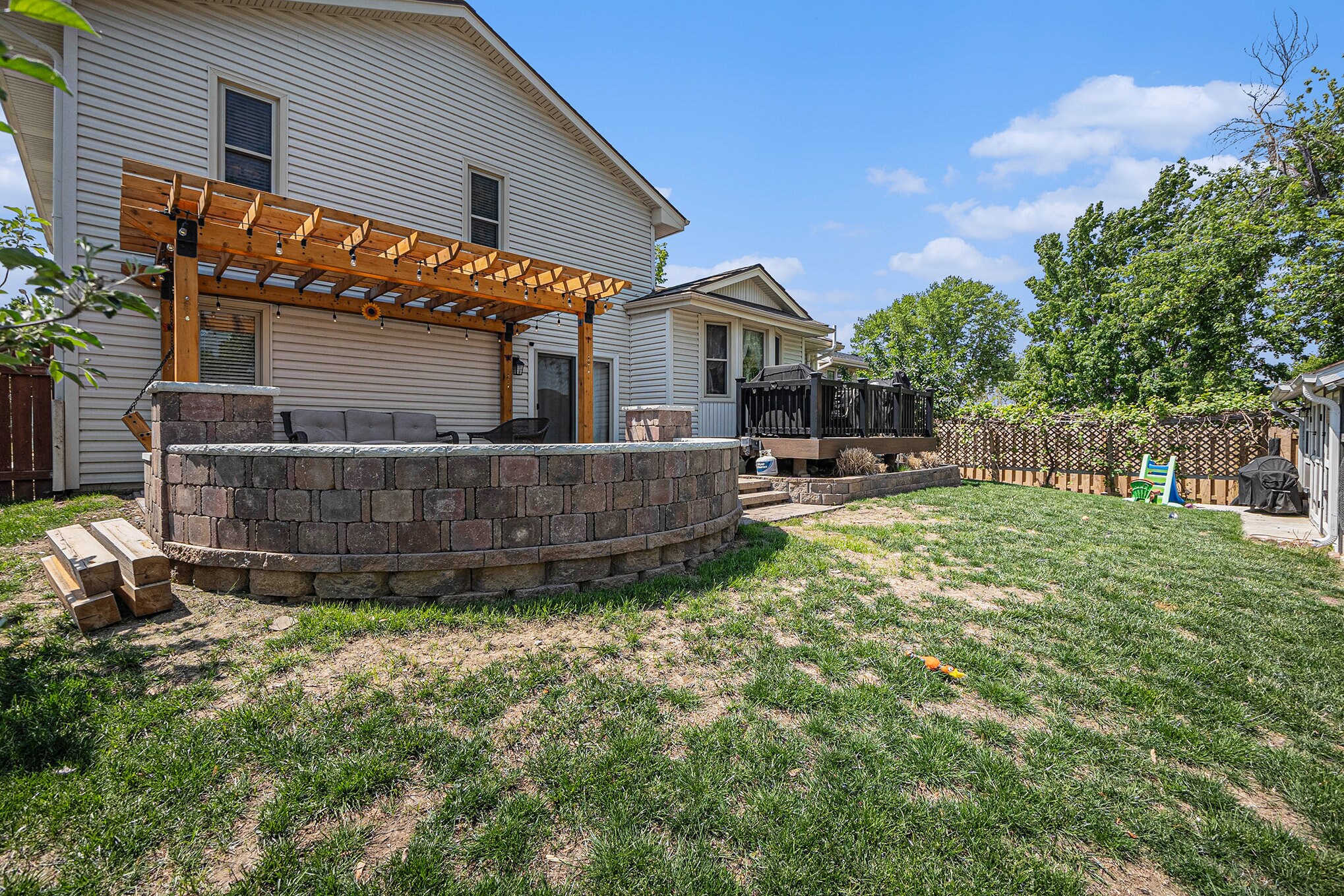 Building Photo - 3738 Burr Oak Dr