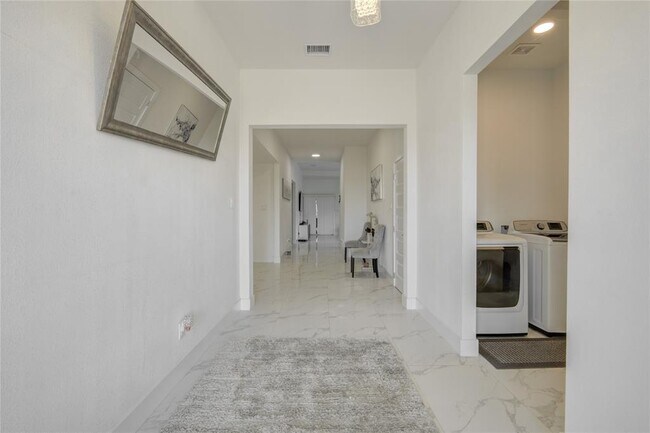 Building Photo - 582 Rd 5707