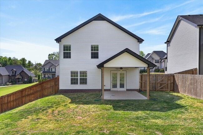 Building Photo - Pet Friendly Three Bedroom!