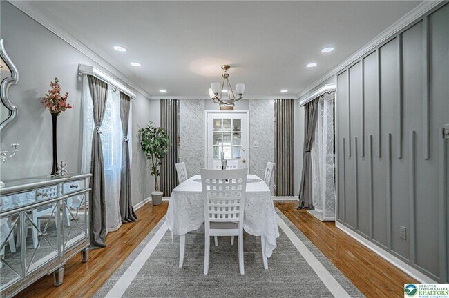 Building Photo - 2627 Nottingham Rd