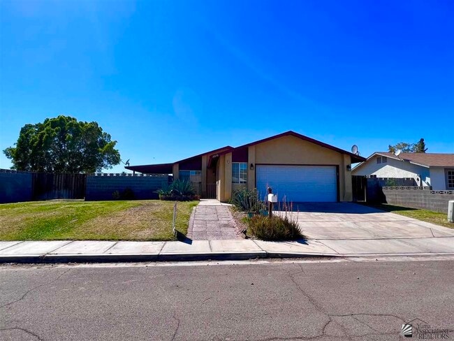 Building Photo - 2078 S 46th Dr