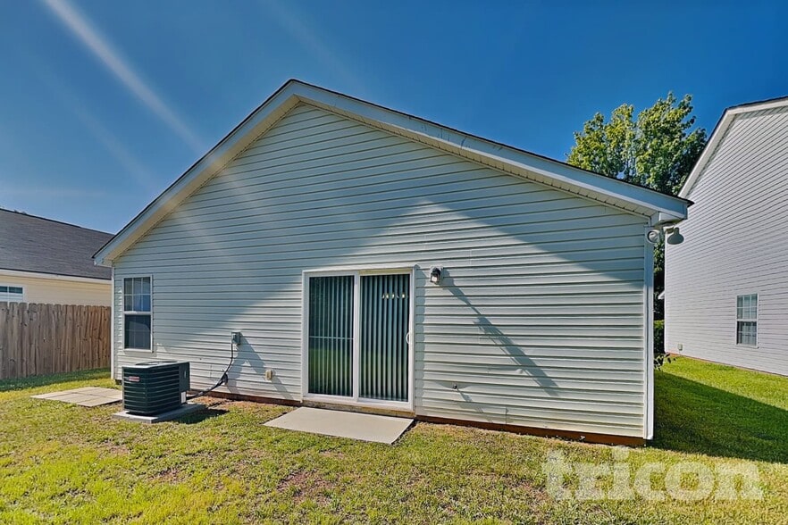 Building Photo - 11608 Stewarts Crossing Dr