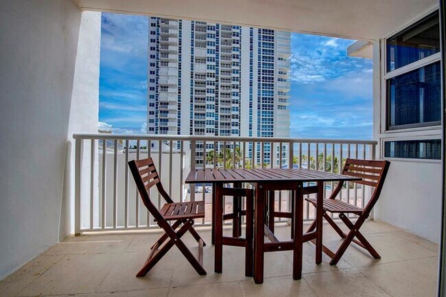 Building Photo - 1370 S Ocean Blvd