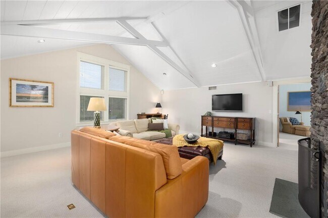 Building Photo - 46 Carnegie Heights Dr