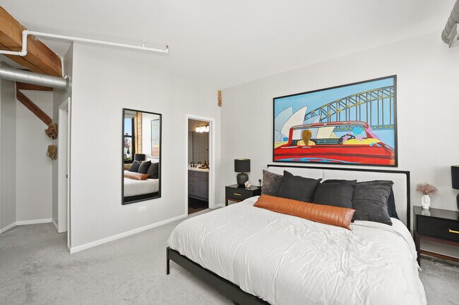 Building Photo - 520 W Huron St