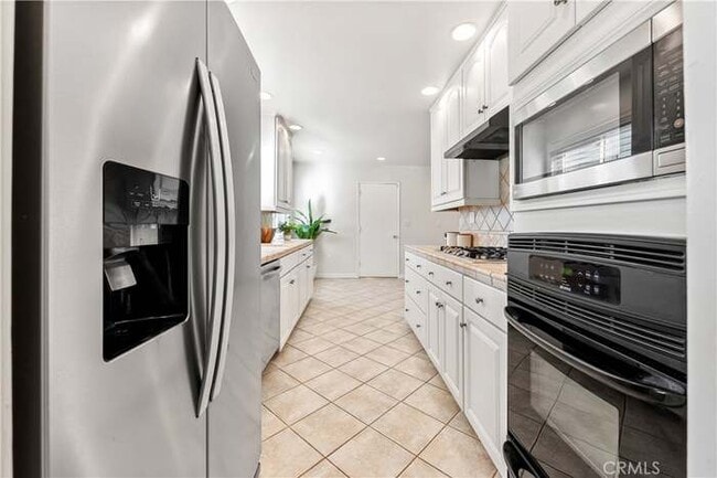 Building Photo - 5402 Anthony Ave