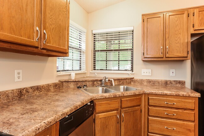 Building Photo - 5248 Telford Ct