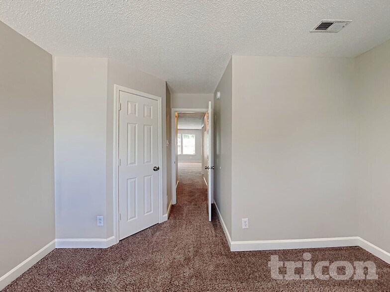 Building Photo - 2117 Westmere Dr