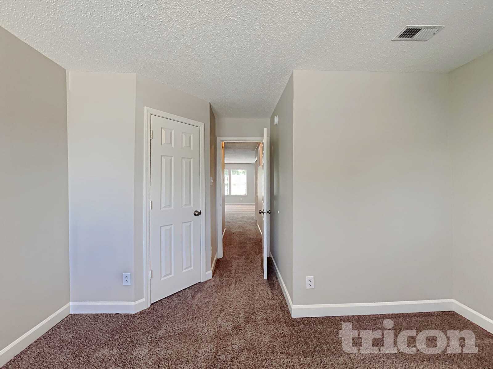 Building Photo - 2117 Westmere Dr
