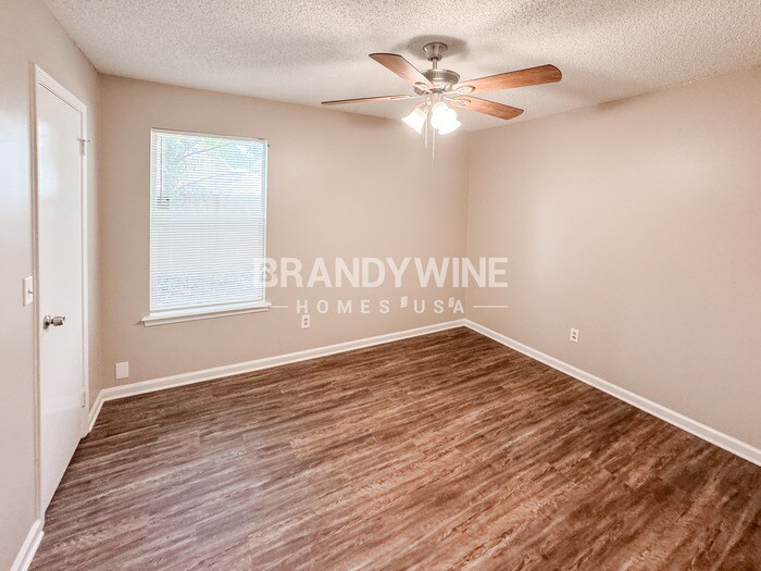 Building Photo - 7987 Domingue Ct