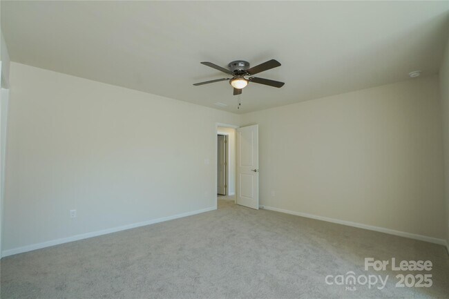 Building Photo - 1411 Caracara Ct
