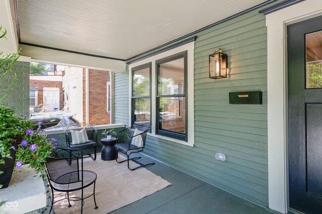 Building Photo - 322 E 37th St