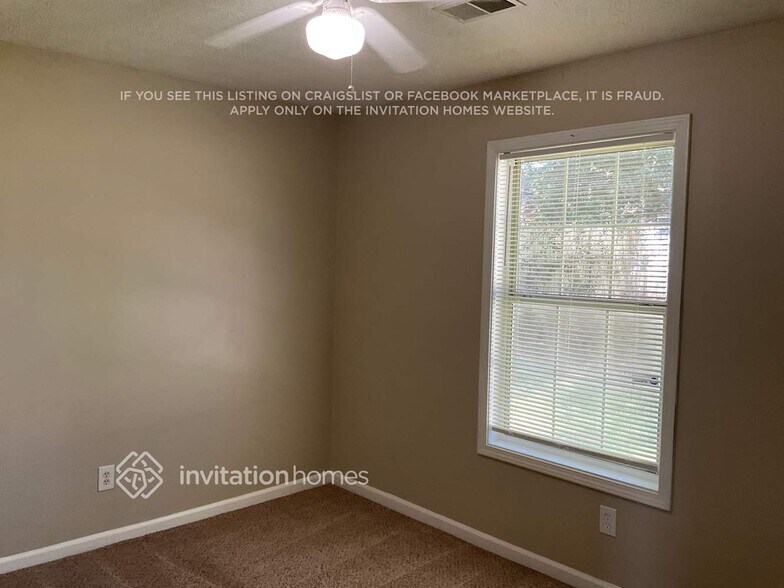 Building Photo - 5252 Station Cir