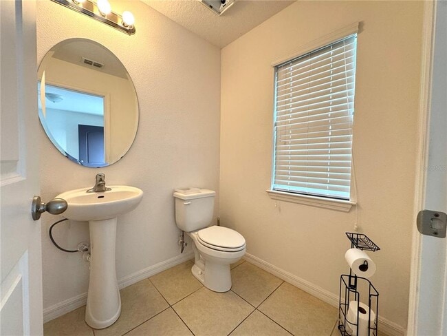 Building Photo - 5673 Elsinore Way