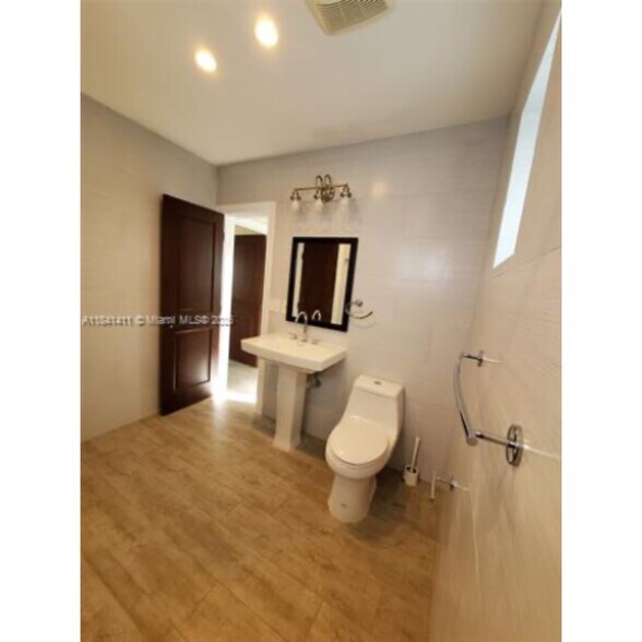 Building Photo - 2375 SW 21st Ter