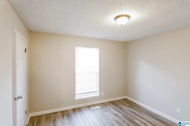 Building Photo - 602 Greenbriar Rd