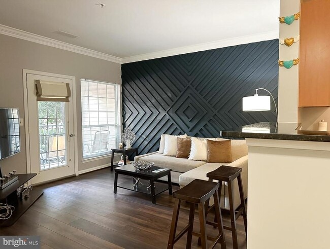 Building Photo - 4850 Eisenhower Ave