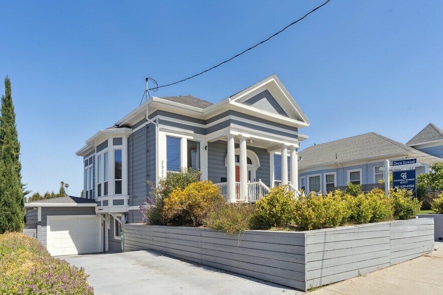 Building Photo - 2521 Grande Vista Ave