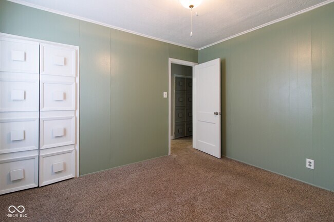 Building Photo - 5866 Shimer Ave