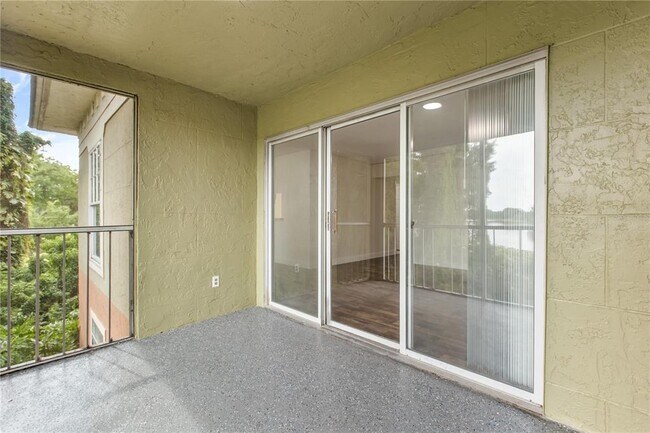 Building Photo - 4038 Versailles Dr