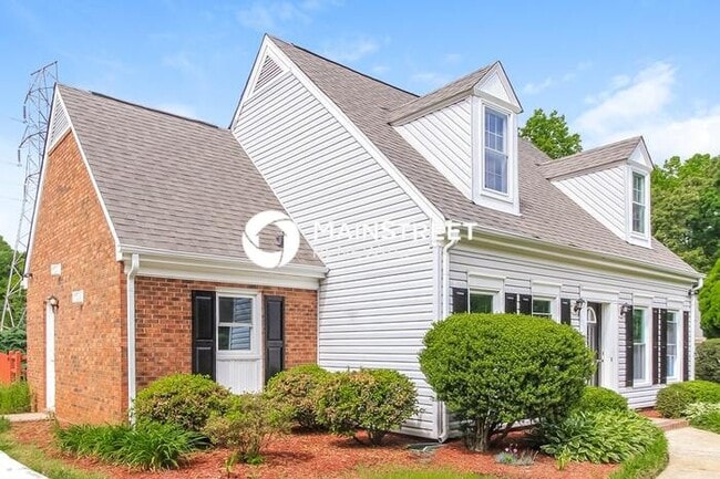 Building Photo - 3 Bedroom Pet-Friendly Home in CHARLOTTE, NC with Main Street Renewal