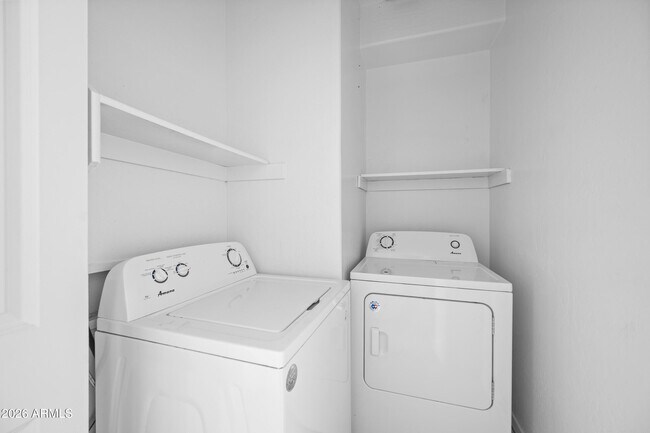 Building Photo - 4608 W Maryland Ave