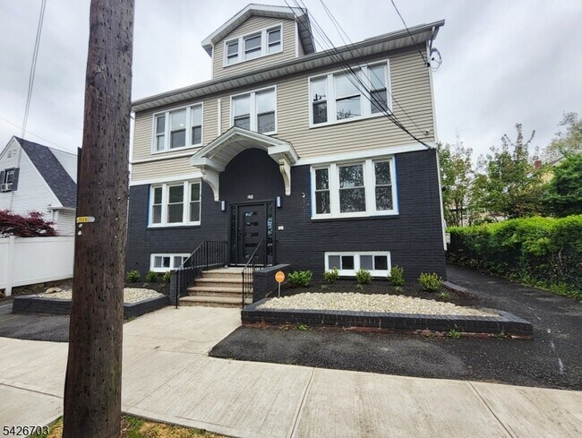 Building Photo - 49 Union Pl