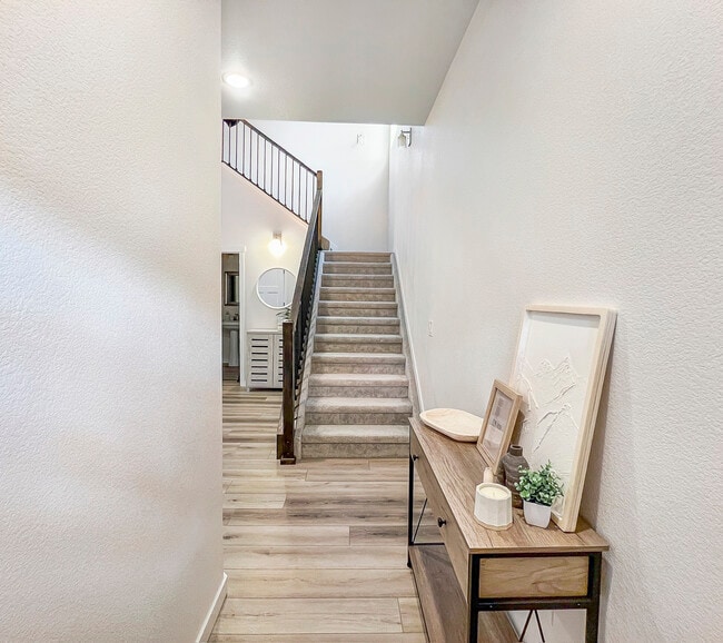 Building Photo - 5707 Villa Lorenzo Dr