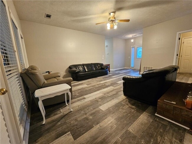 Building Photo - 3351 Governors Ct